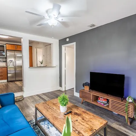 2 Bd Home W/ Private Parking, Private Yard & W/D Miami Exterior photo