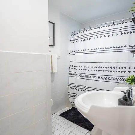 2 Bd Home W/ Private Parking, Private Yard & W/D Miami Exterior photo