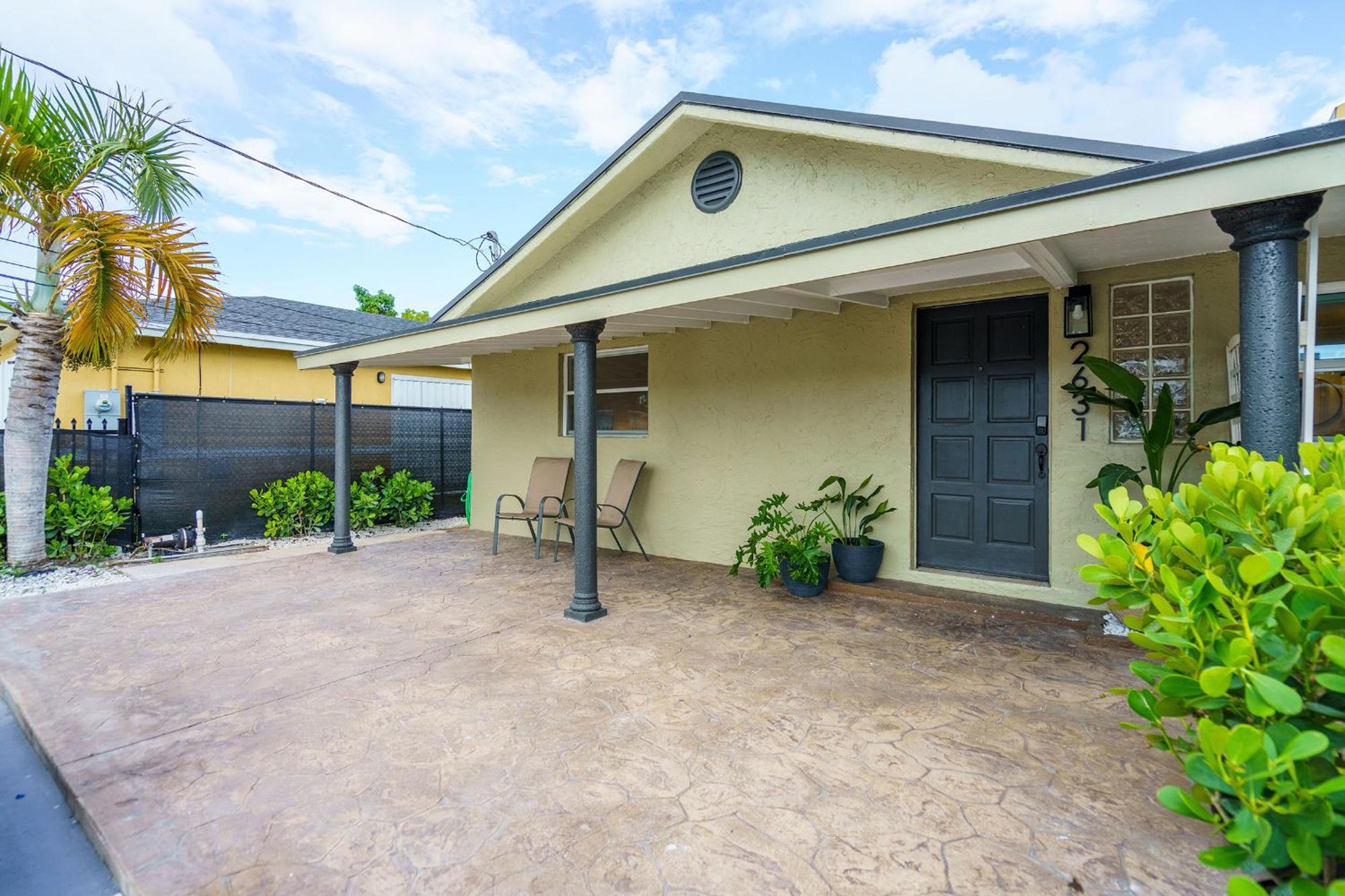 Apartamento 2 Bd W/ Private Parking, Private Yard & W/d *