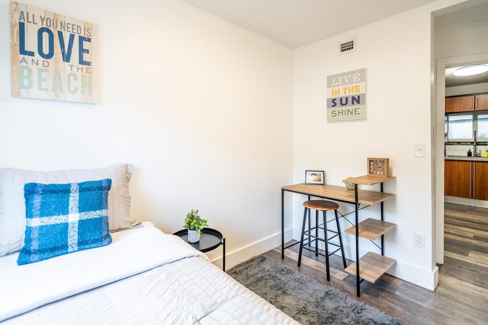 Apartamento 2 Bd W/ Private Parking, Private Yard & W/d